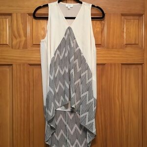 Umgee Tunic Blouse with Chevron Print Siz…
